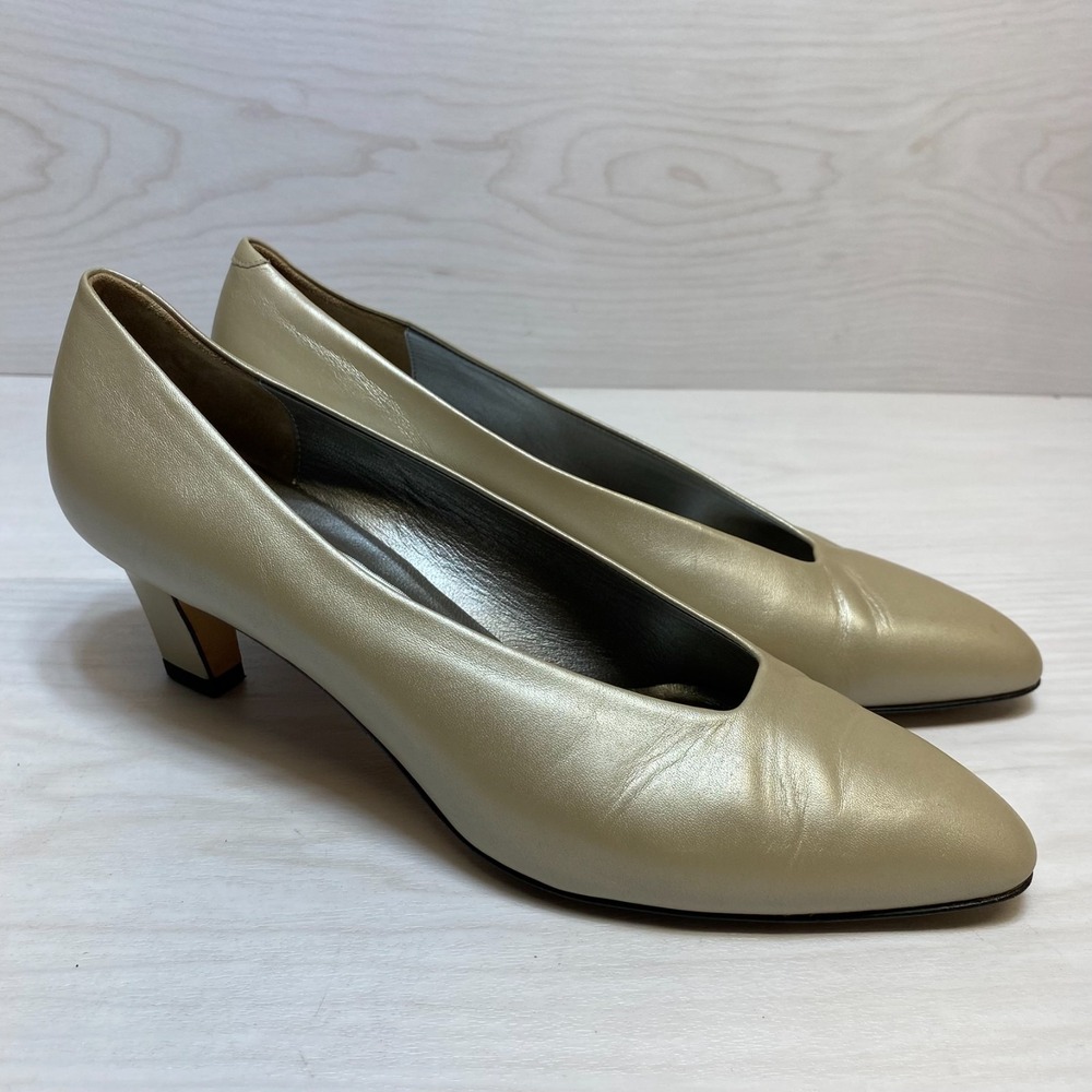 Magik Felicia by Amalfi Hand Made Pumps Womens Size 9B Beige Leather Pointed-toe